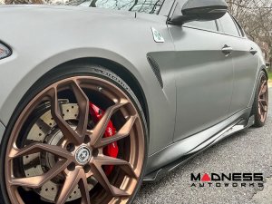 Alfa Romeo Giulia Side Skirts - Carbon Fiber - Shark Fin - Quadrifoglio - Italian Flag Stripe Alfa Romeo Giulia Side Skirts - Carbon Fiber - Shark Fin - Quadrifoglio - Italian Flag Stripe